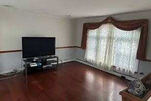 173 Davenport St, Lindenhurst, NY 11757 - Photo 3