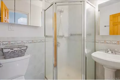 412 Calhoun Avenue, Bronx, NY 10465 - Photo 13