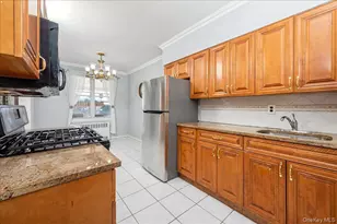 412 Calhoun Ave, Bronx, NY 10465 - Photo 7