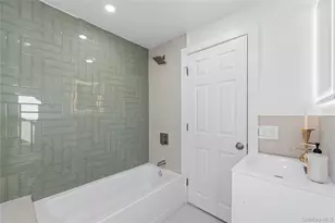 2858 Cherry Ct, Oceanside, NY 11572 - Photo 15