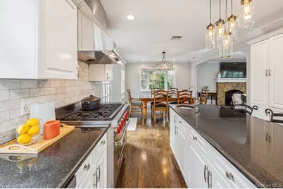 130 Locust Avenue, Scarsdale, NY 10583 - Photo 9