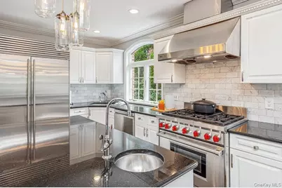 130 Locust Avenue, Scarsdale, NY 10583 - Photo 11