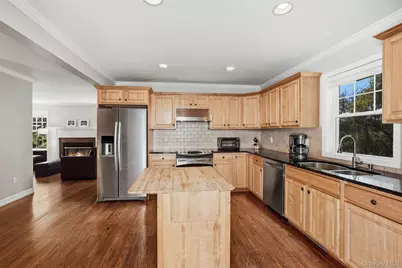 24 Bedford Avenue, Bedford Hills, NY 10507 - Photo 7