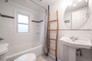 677 S 9th St, Lindenhurst, NY 11757 - Photo 25