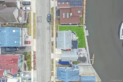 677 S 9th Street, Lindenhurst, NY 11757 - Photo 33