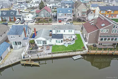 677 S 9th Street, Lindenhurst, NY 11757 - Photo 3