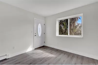 7 Roan Lane, Riverhead, NY 11901 - Photo 3