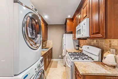 15-49 160th Street #6-145, Whitestone, NY 11357 - Photo 5