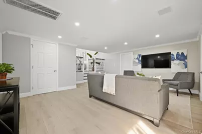 1050 Hastings Street, Baldwin, NY 11510 - Photo 19