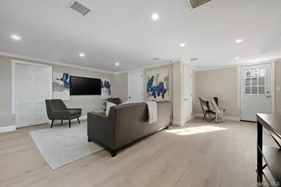 1050 Hastings Street, Baldwin, NY 11510 - Photo 17