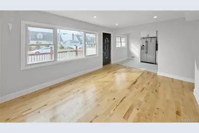 27 Sewell Street, Hempstead, NY 11550 - Photo 15