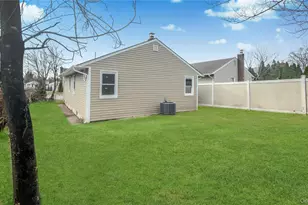 27 Sewell St, Hempstead, NY 11550 - Photo 49