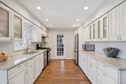 61 Arleigh Road, Great Neck, NY 11021 - Photo 7