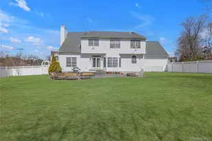 4 Gianna Ct, Hauppauge, NY 11788 - Photo 27