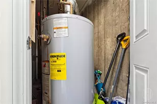 109-32 156th St, Jamaica, NY 11433 - Photo 3