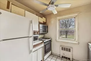 152-10 Melbourne Ave, Flushing, NY 11367 - Photo 11