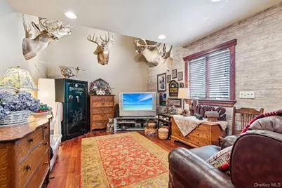 2002 Murray Place, Merrick, NY 11566 - Photo 19