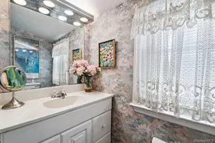 2002 Murray Pl, Merrick, NY 11566 - Photo 23