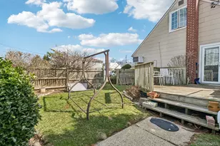 2002 Murray Pl, Merrick, NY 11566 - Photo 29