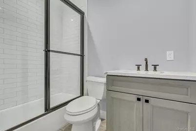 156 W Broadway #3, Port Jefferson, NY 11777 - Photo 19