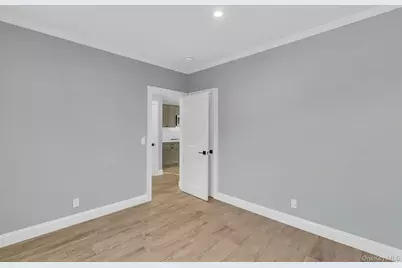 156 W Broadway #3, Port Jefferson, NY 11777 - Photo 17