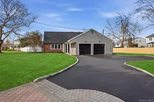 168 Bayview Dr, Oakdale, NY 11769 - Photo 37