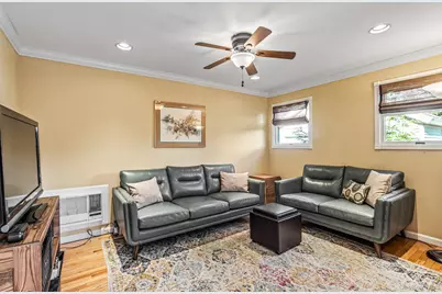 256 Garfield Avenue, Mineola, NY 11501 - Photo 9