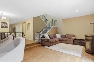 54 Southgate Cir, Massapequa Park, NY 11762 - Photo 7