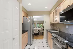 54 Southgate Cir, Massapequa Park, NY 11762 - Photo 15