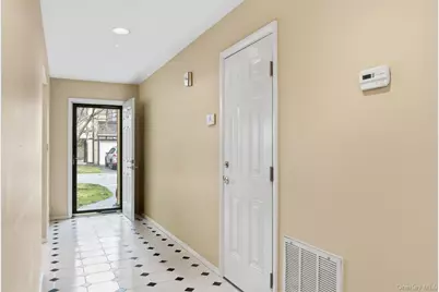 54 Southgate Circle, Massapequa Park, NY 11762 - Photo 5