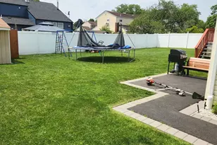 160 Bark Ave, Central Islip, NY 11722 - Photo 7
