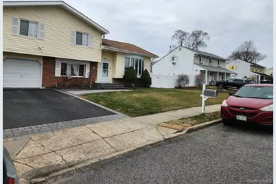 160 Bark Avenue, Central Islip, NY 11722 - Photo 3