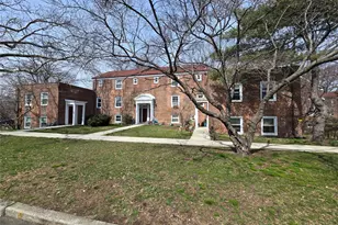 147-15 Village, Briarwood, NY 11435 - Photo 17