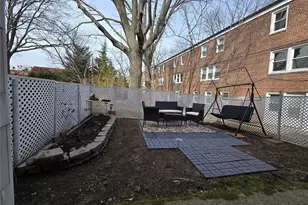 147-15 Village, Briarwood, NY 11435 - Photo 19