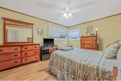 43 E June Street, Lindenhurst, NY 11757 - Photo 25
