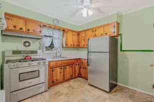 43 E June St, Lindenhurst, NY 11757 - Photo 19