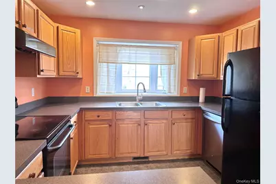 4806 Ridgecrest Drive, Wappingers Falls, NY 12590 - Photo 9