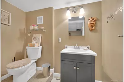 10 Renfrewshire Drive, Middletown, NY 10941 - Photo 23