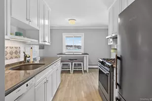 1 Toms Point Ln, Port Washington, NY 11050 - Photo 3