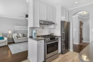 1 Toms Point Ln, Port Washington, NY 11050 - Photo 9