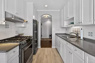 1 Toms Point Ln, Port Washington, NY 11050 - Photo 5