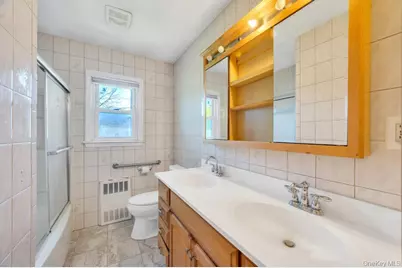 245 Lawson Street, Hempstead, NY 11550 - Photo 27
