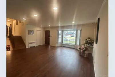 12 Parkdale Drive, Farmingdale, NY 11735 - Photo 7