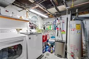 61-07 56th St, Maspeth, NY 11378 - Photo 23