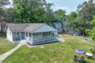 28 Cottage Street W, Wurtsboro, NY 12790 - Photo 3