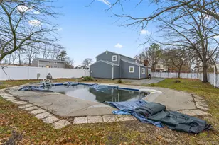 1 Linden St, Coram, NY 11727 - Photo 29