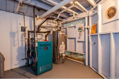 57 Carol Street, Lynbrook, NY 11563 - Photo 21