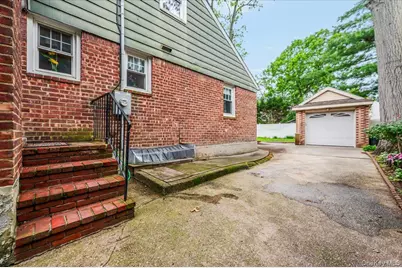 57 Carol Street, Lynbrook, NY 11563 - Photo 25