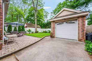 57 Carol St, Lynbrook, NY 11563 - Photo 27