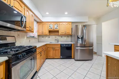 112 Chestnut Street, Lynbrook, NY 11563 - Photo 7